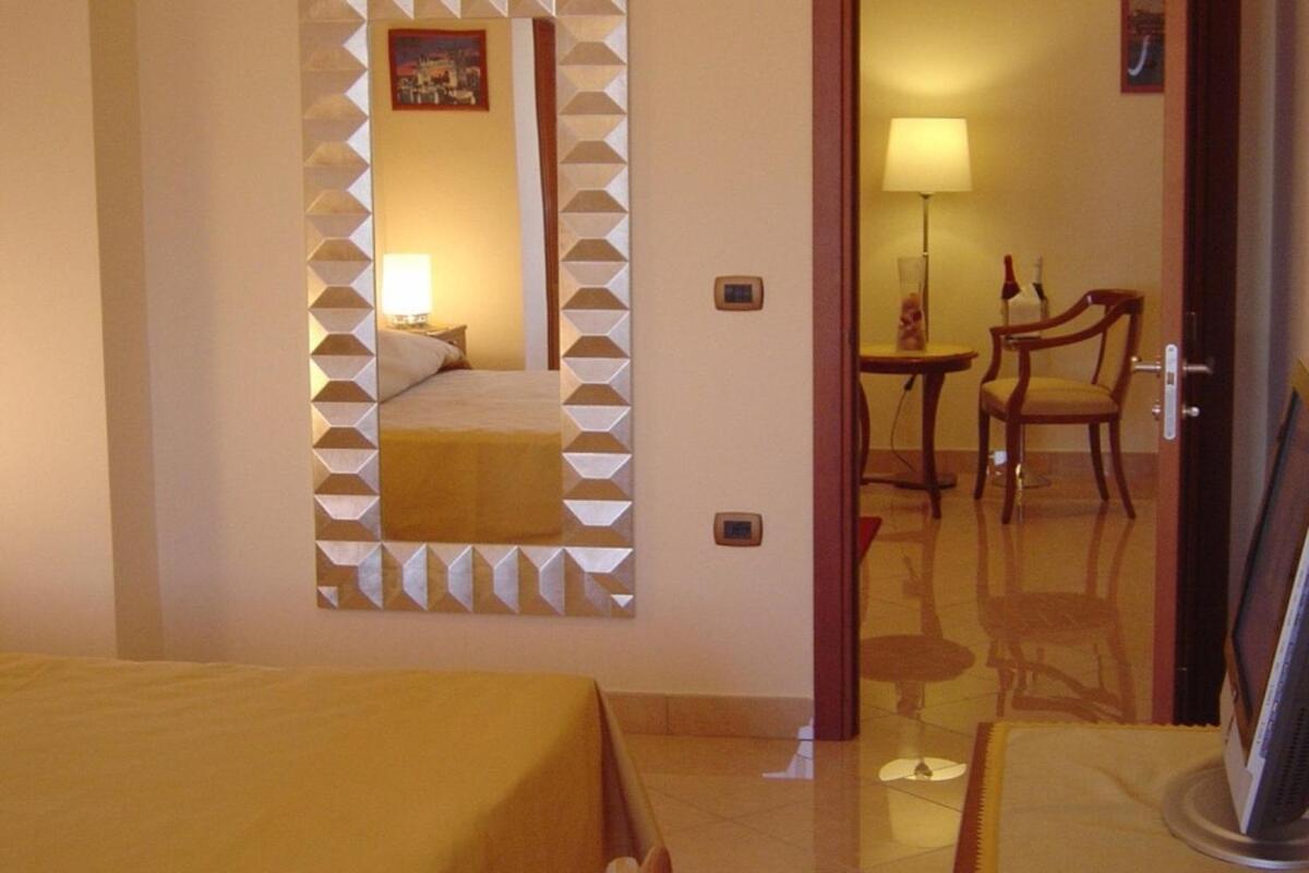 Ranch Palace Hotel Naples Extérieur photo