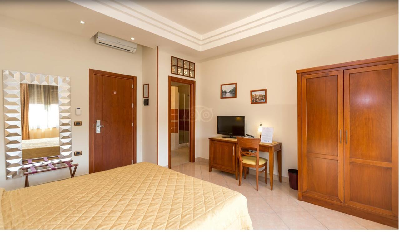 Ranch Palace Hotel Naples Extérieur photo