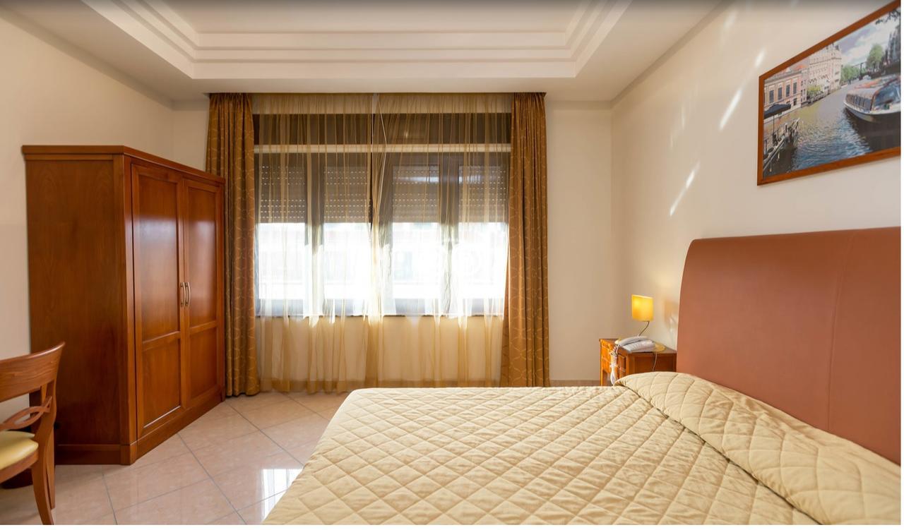 Ranch Palace Hotel Naples Extérieur photo