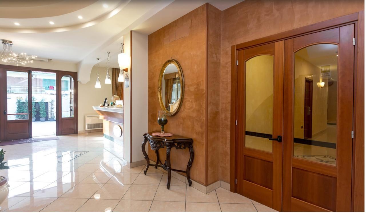 Ranch Palace Hotel Naples Extérieur photo